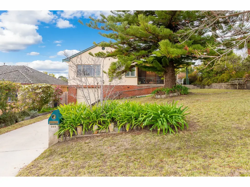 East Albury 3ห้องนอน Charming Home With Views | EAST ALBURY