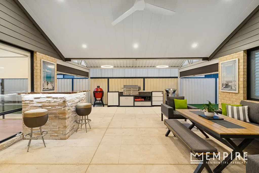 21 Sunflower Road, Success, WA 6164
