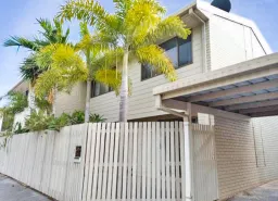 Unit 2/28 Parkside St, Tannum Sands