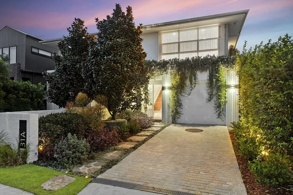 Caringbah 5房  Architecturally Designed Smart Home with Resort-Style Entertaining