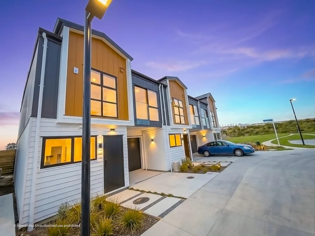 Papakura 3Moenga Affordable: 3-Beds + Study + Garage +Parking