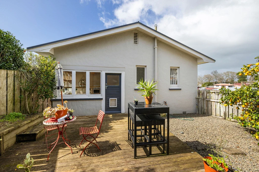 Te Awamutu 2ਬੈੱਡਰੂਮ Character Home in a Prime Location