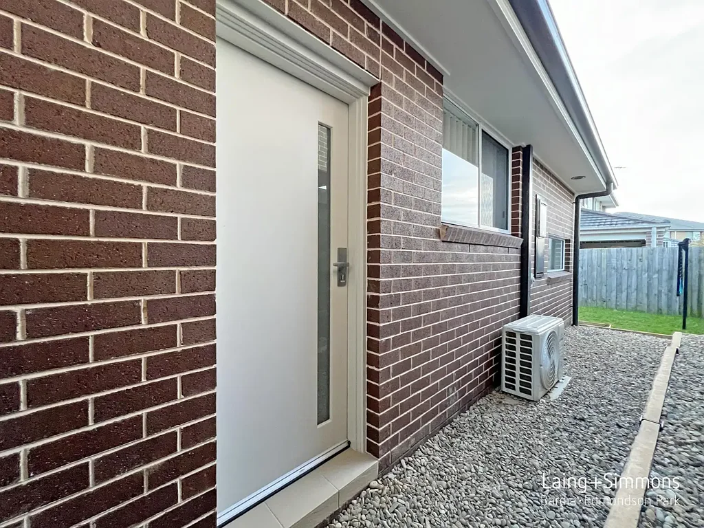Near New Two Bedroom Granny Flat with NBN Available