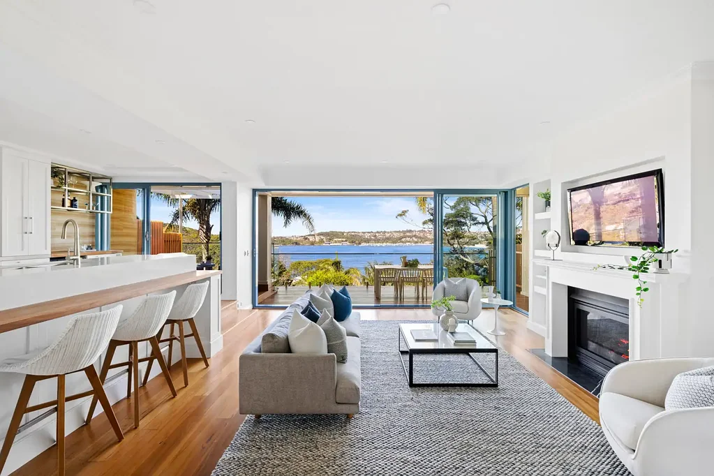 Clontarf 5 Bedroom Uninterrupted harbour views from exclusive Clontarf setting