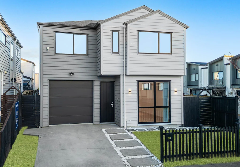 Papakura 4房  Must Be Sold -Modern Family LivingHigh $700,000's