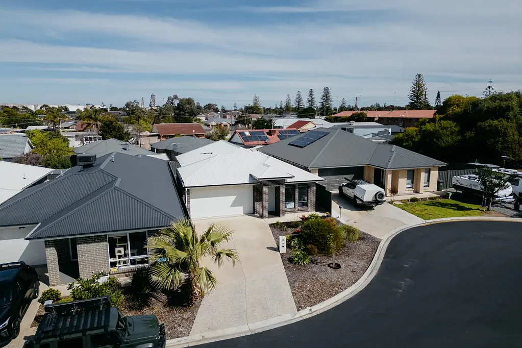 Largs North 3 Bedroom A Quiet Cul-de-Sac Setting to Call Home