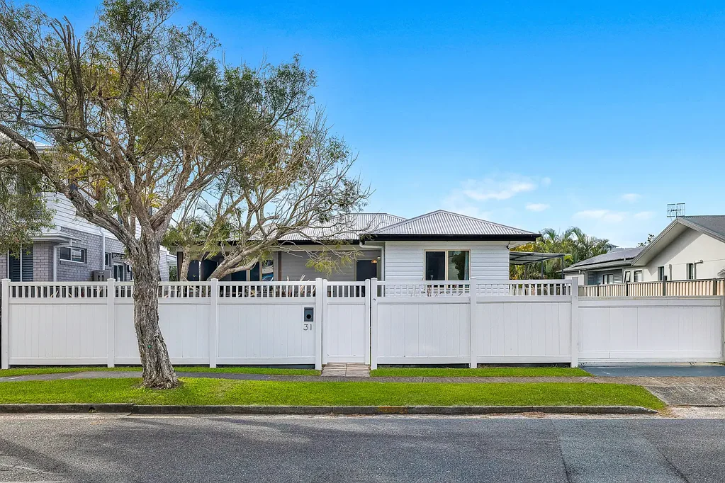 31 Ocean Street, Runaway Bay, QLD 4216