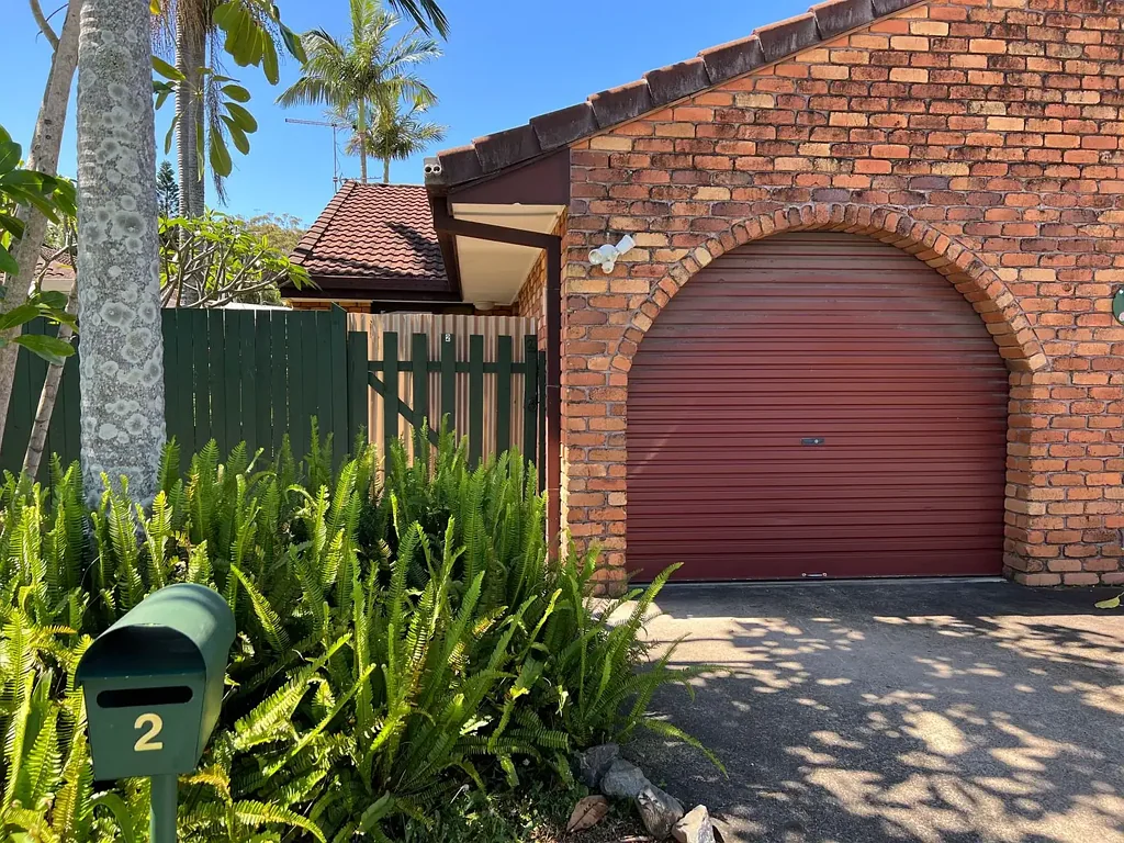 Two Bedroom Duplex Unit - Perfect Location