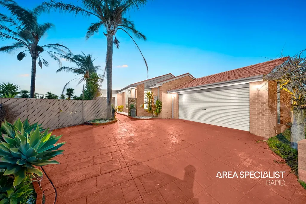 2 Alpha Close, Hampton Park, VIC 3976
