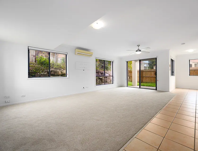 29/1 Santa Isobel Boulevard, Pacific Pines, QLD 4211, 3房, 2浴, Townhouse
