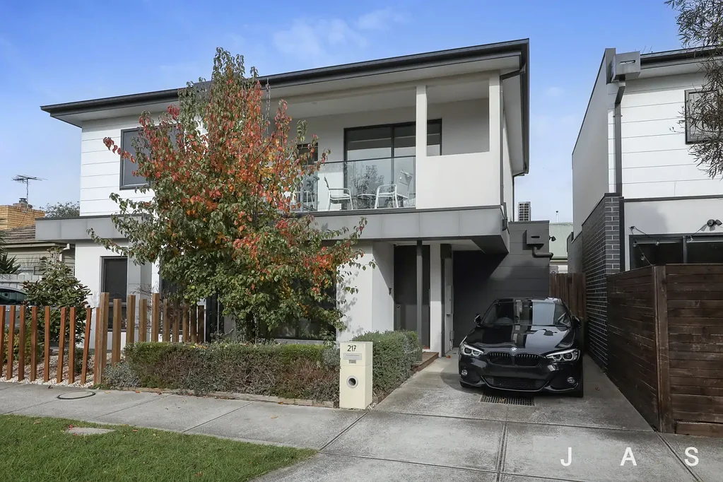 Furnished Contemporary Townhouse Living in the Heart of Yarraville