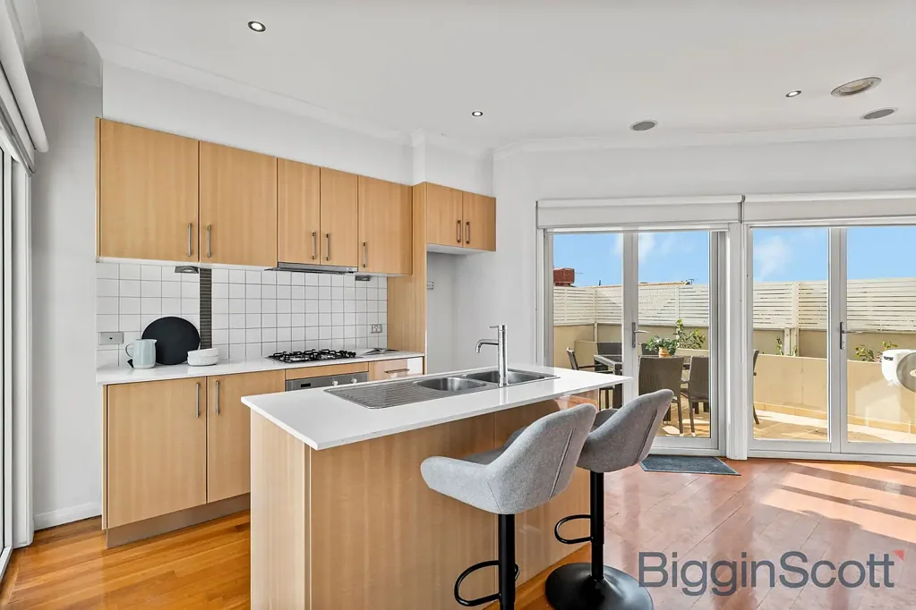 Thornbury 2Zimmer This property is truly something special that impresses from the moment you step inside!