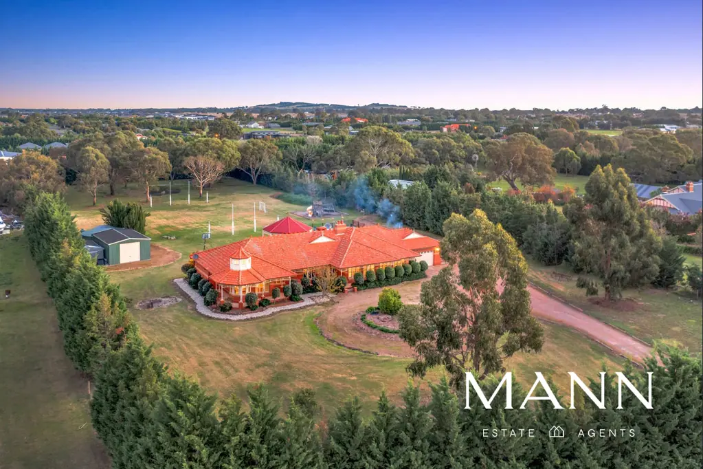 Mickleham 5غرفة نوم Unique home offering a Unique Lifestyle!