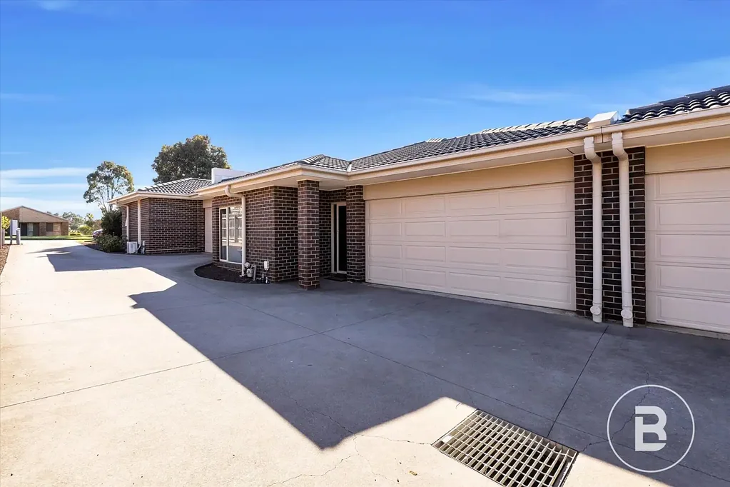 2/125 Holts Lane, Darley, VIC 3340