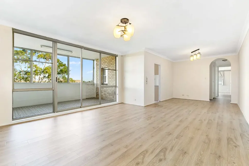 PRIME LOCATION WITH VIEWS