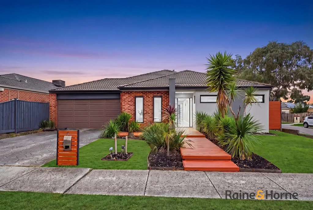 2 Rocky Street, Cranbourne East, VIC 3977