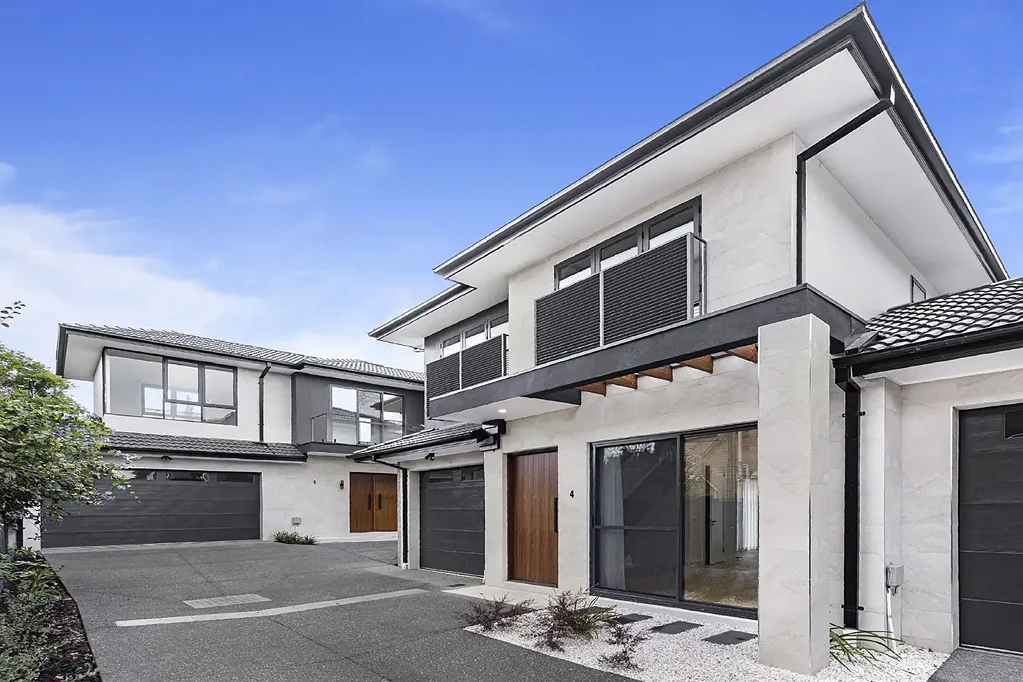 Stunning Near New Townhouse