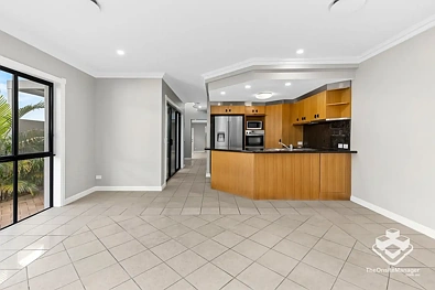 2/49 Cronin Avenue, Main Beach, QLD 4217, 3房, 3浴, Townhouse