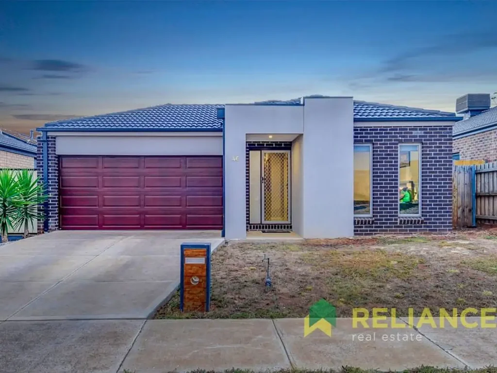 Reliance Real Estate is proud to present this charming 3-bedroom, 2-bathroom home with a double garage, offering a perfect blend of comfort and style.