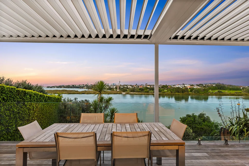 Point Chevalier 5部屋 An exceptional, premium, waterside opportunity.