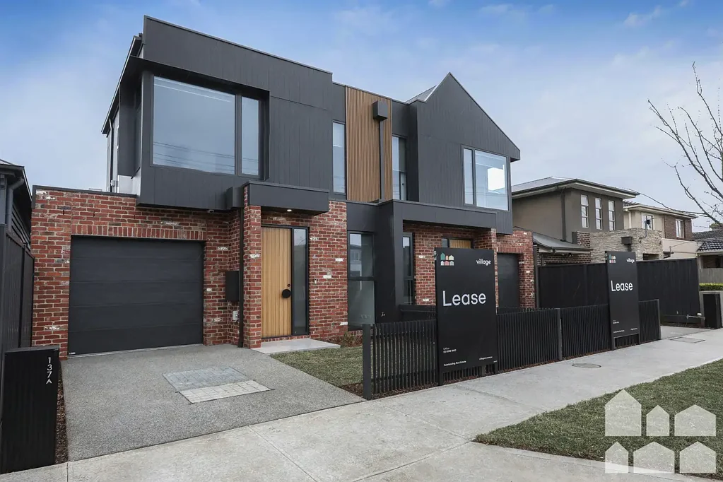 MODERN TOWN RESIDENCE