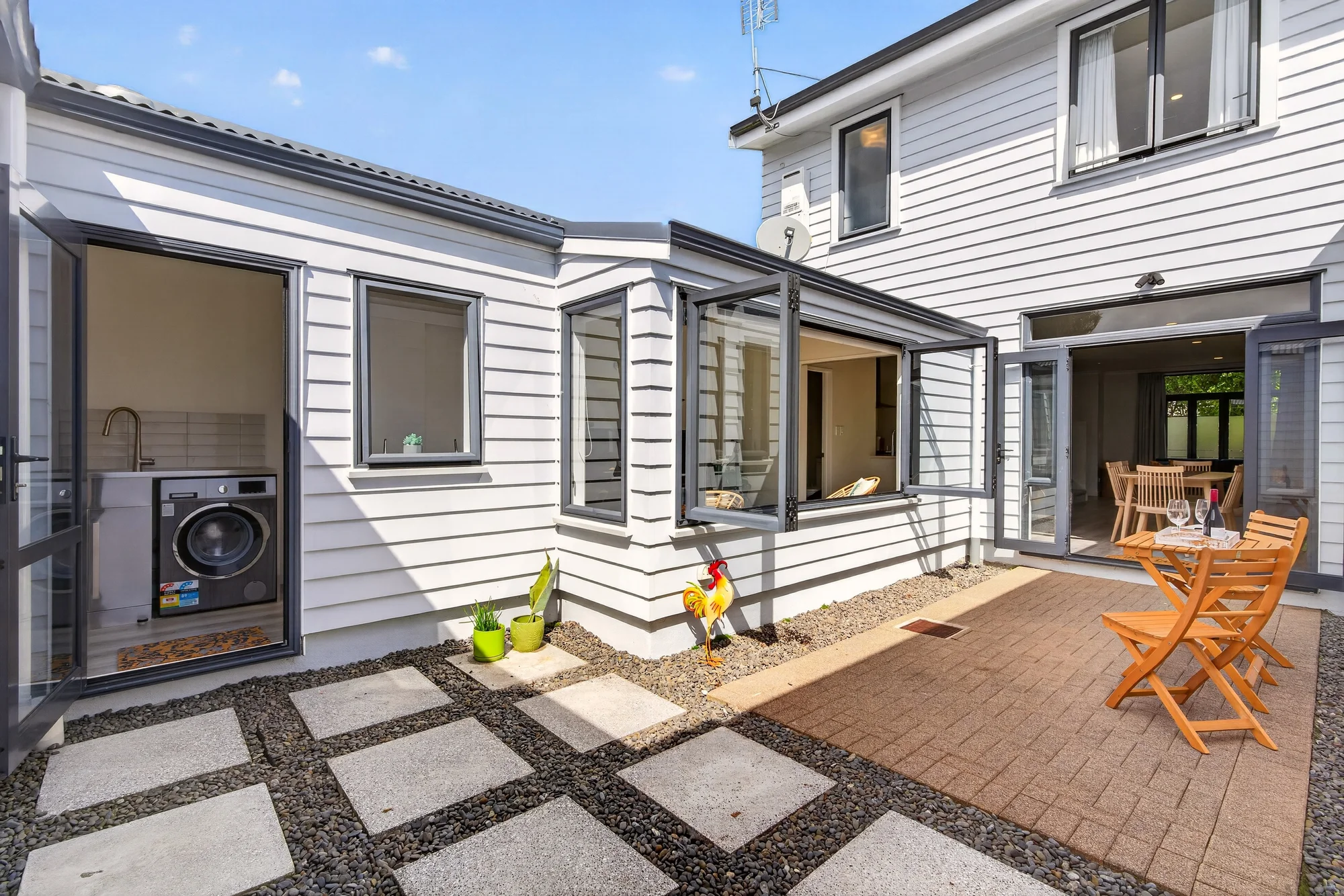 Te Atatu Peninsula 3कमरा Village Convenience. Your Own Private Retreat.