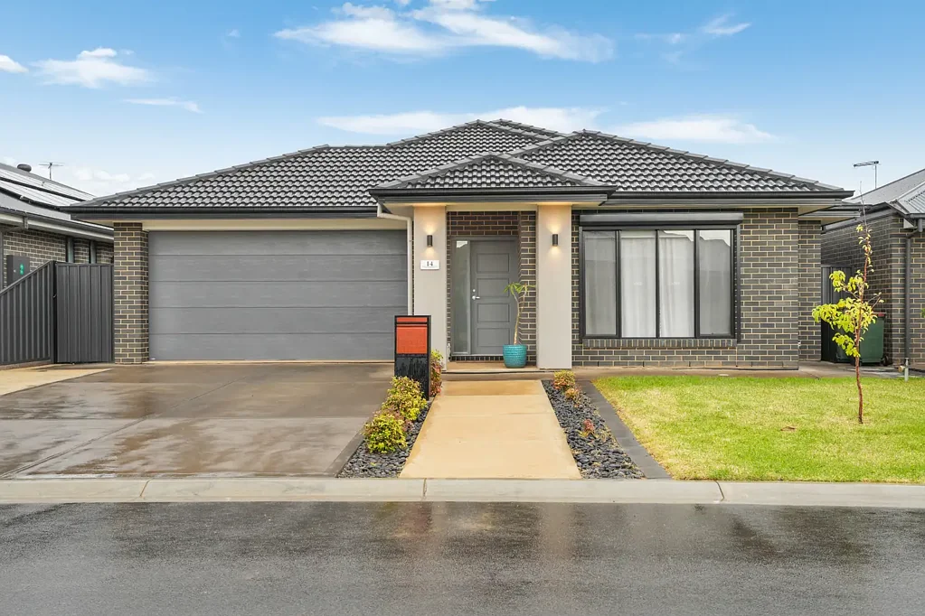 Angle Vale 4房  Stylish Family Living in a Prime Angle Vale Location