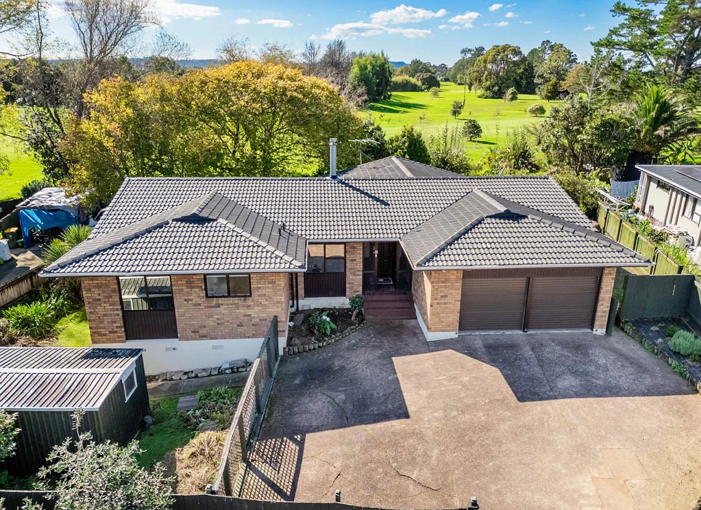 163 Carnoustie Drive, Wattle Downs, Manukau City, Auckland