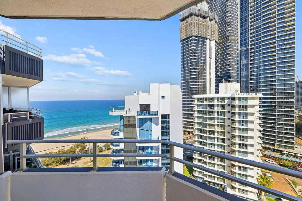 Surfers Paradise 1Kwarto Investment Opportunity With Secure Rental Income