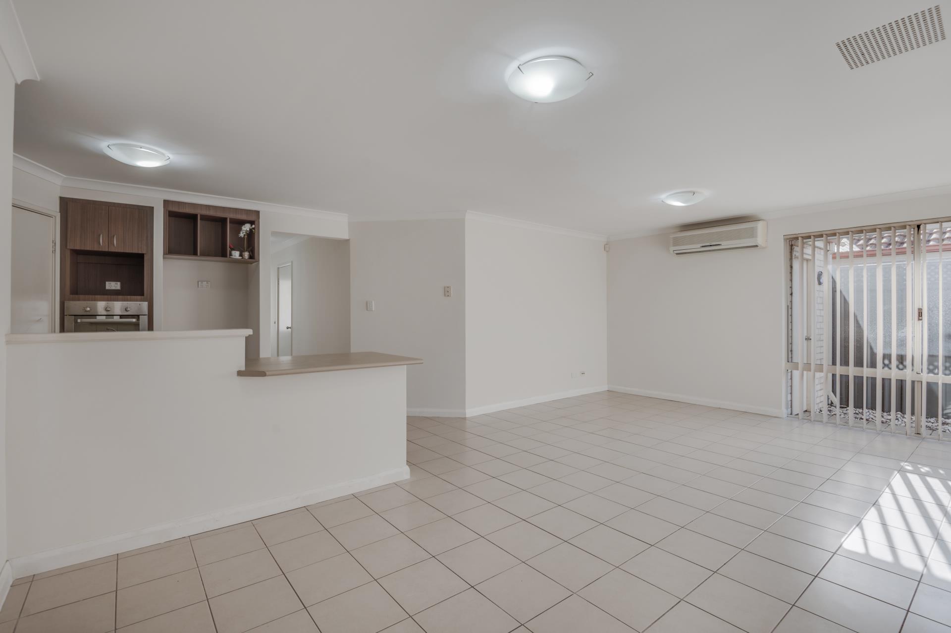 UNIT 4 117 STAFFORD RD, KENWICK WA 6107, 0 غرف, 0 حمامات, House