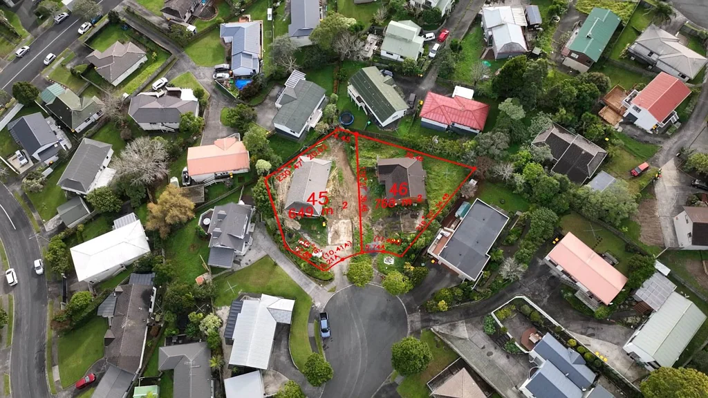 Unsworth Heights 3chambre Flexible Development Opportunity–Buy One or Both
