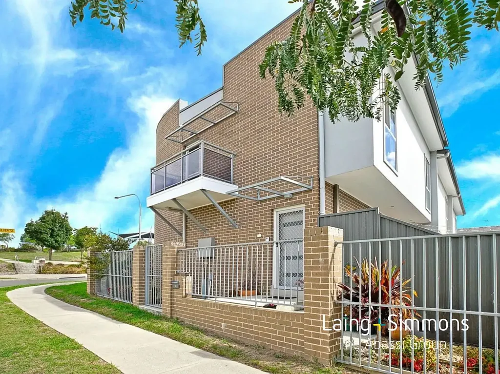 Glenmore Park 3ਬੈੱਡਰੂਮ Sophisticated Design with Peaceful Outlooks