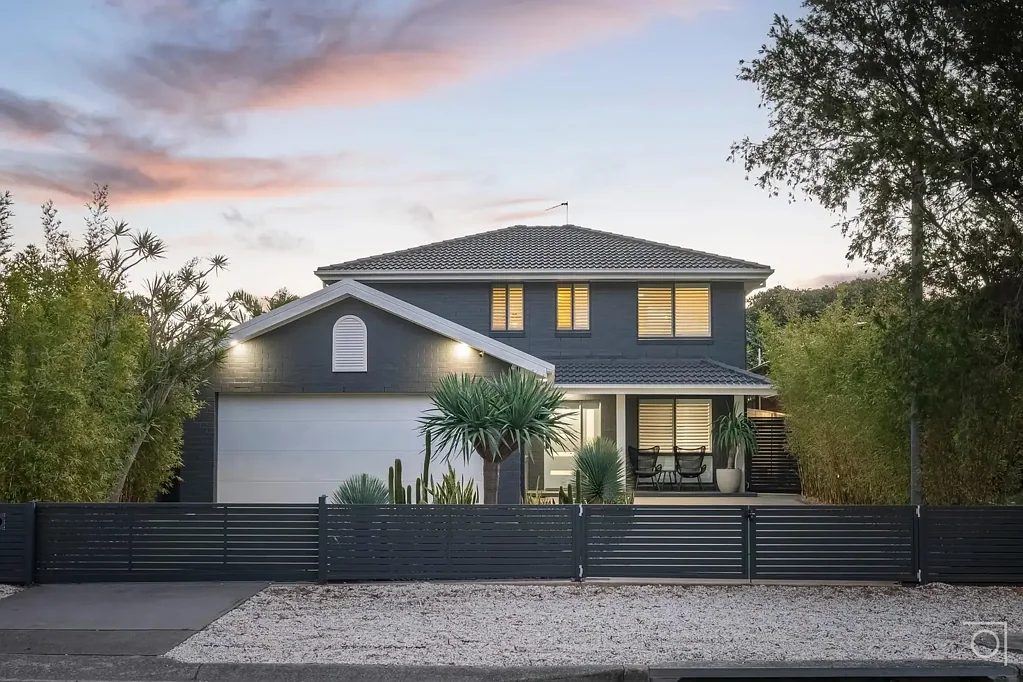Shoal Bay 4房  From Our Aspect, This Is Where Contemporary Elegance Meets A Serene Coastal Lifestyle!