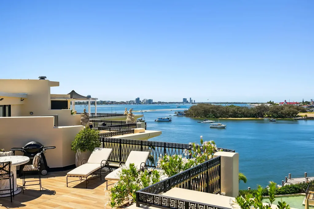 Condo 34/94 Seaworld Drive, Main Beach, QLD 4217