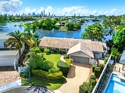 55 River Crescent, Broadbeach Waters