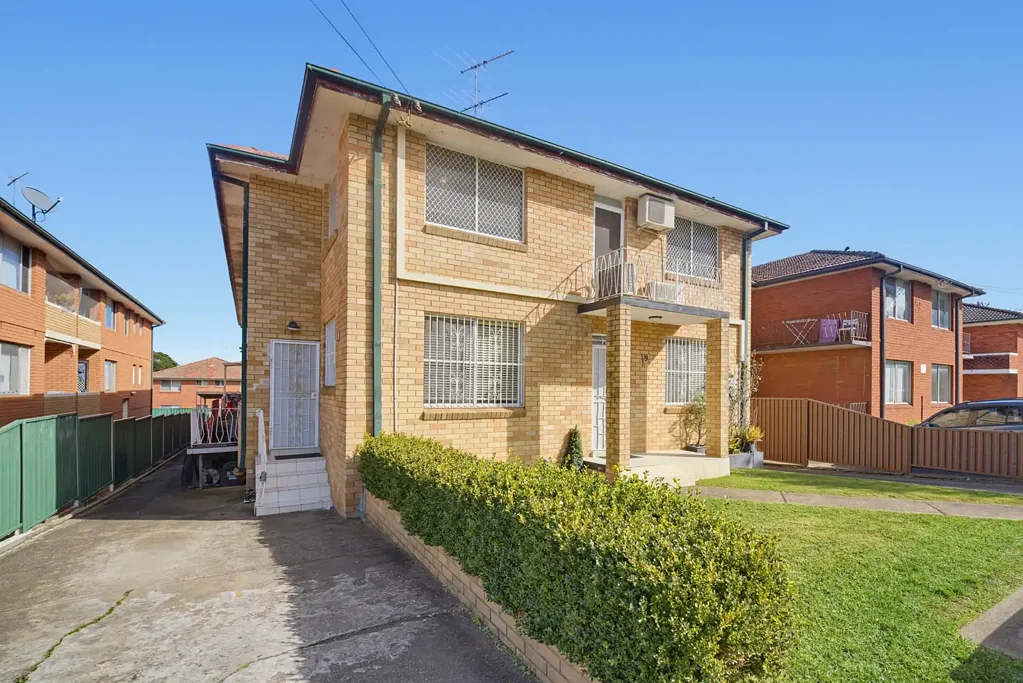 Wiley Park 2房 一处罕见的双层住宅，兼具联排别墅的感受 A Rare Double-Storey Residence Offering the Feel of a Townhouse
