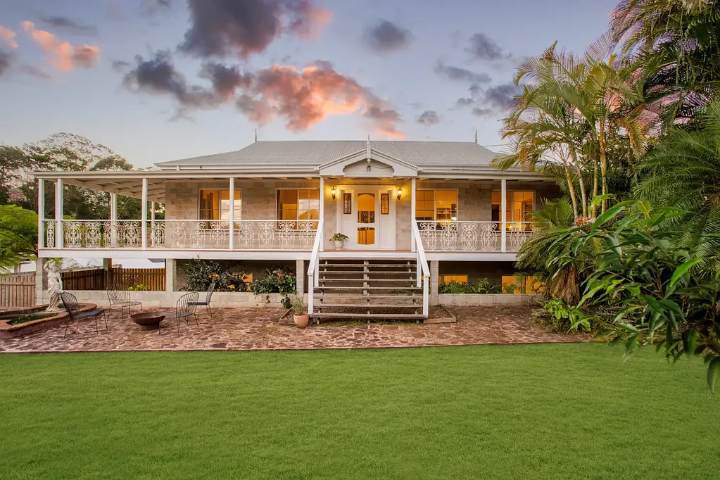 Palmwoods 5 Bedroom Dual Living Charm in Prime Palmwoods