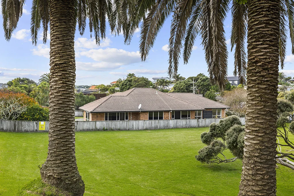 Raglan 6房  Large Family Home with Park and Mountain Views