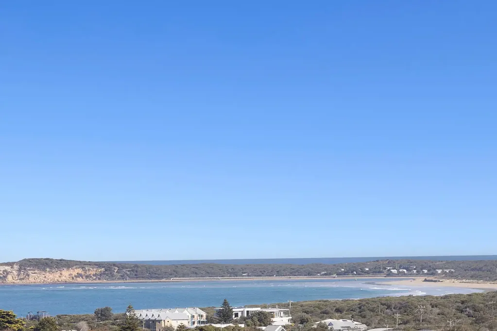 Ocean Grove 4ਬੈੱਡਰੂਮ Views, Enviable Position And Heart Of Town Location