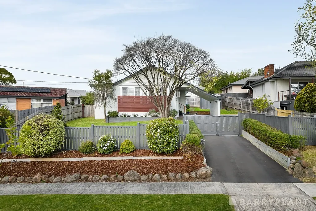 GREAT LOCATION WITH ELEVATED VIEWS