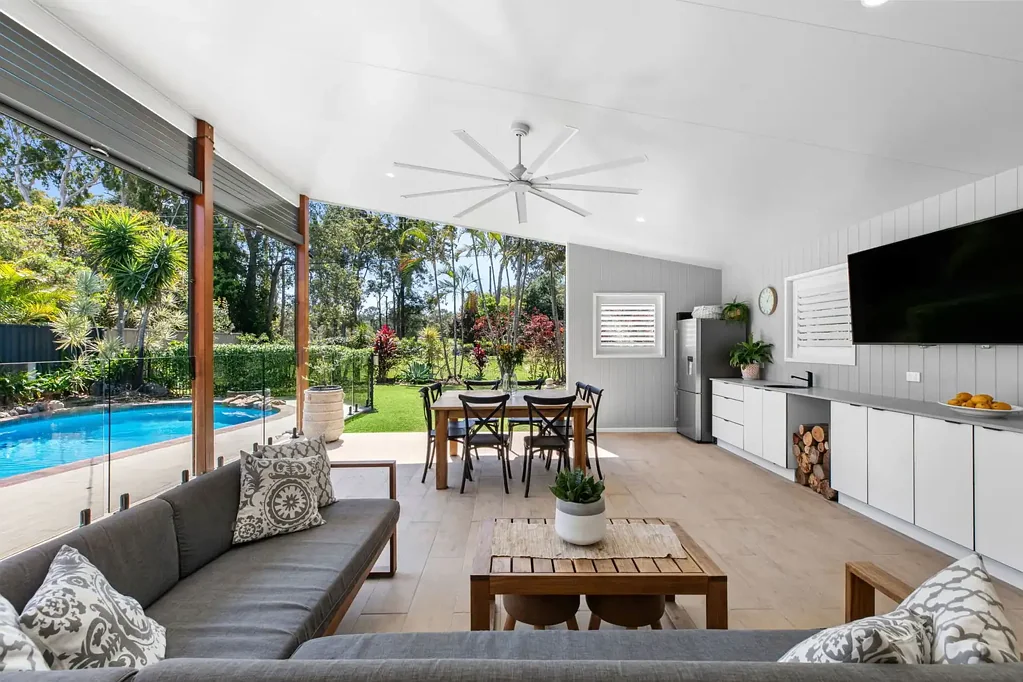 Mountain Creek 4ਬੈੱਡਰੂਮ Ideal Family Retreat with Golf Course Views & Coastal Convenience