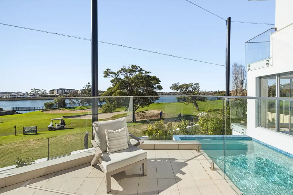 Concord 5બેડરૂમ Rare Golf Course Frontage with Uninterrupted Water & City Views