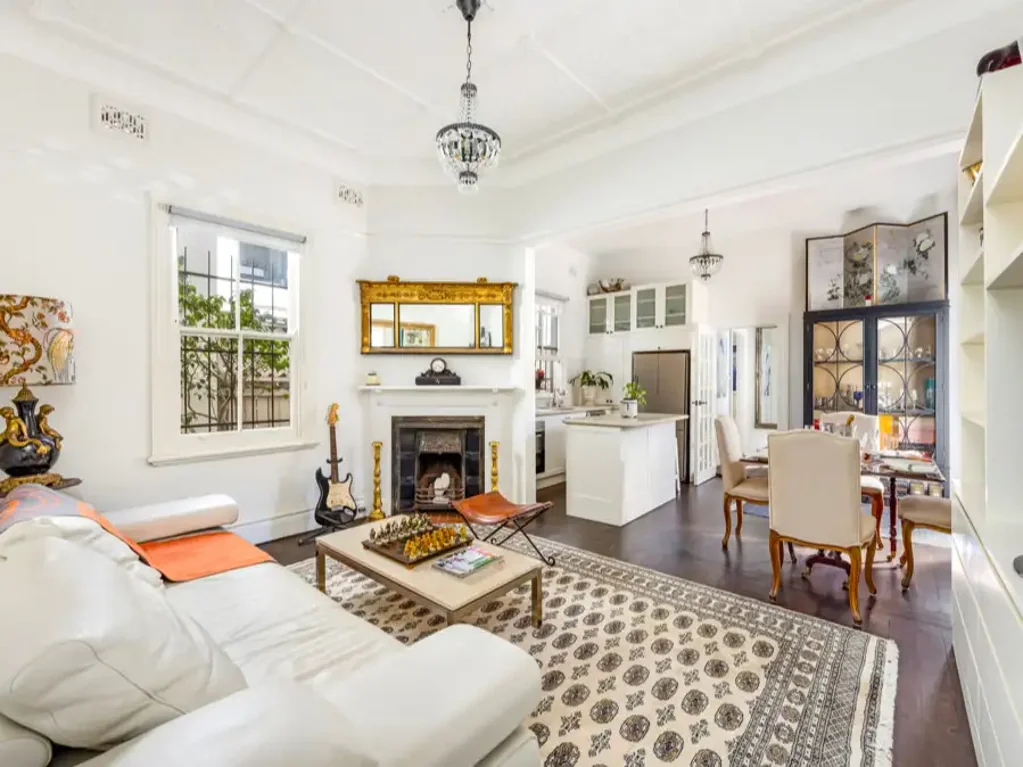 Bondi Junction 2બેડરૂમ Curiously Chic & Stylish Semi; Nestled perfectly upon the Queens Park/Bondi Junction Border.