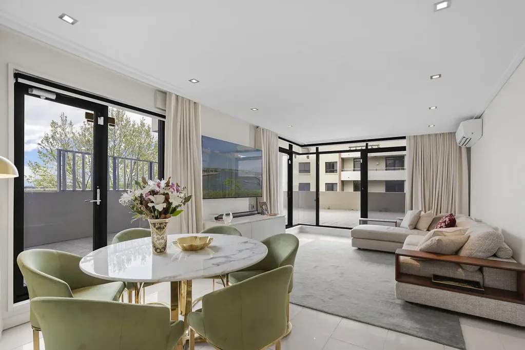 Rozelle 2ਬੈੱਡਰੂਮ The Ultimate Oversized Entertainer, Offering a Unique 241sqm on Title on a Commanding Corner Position