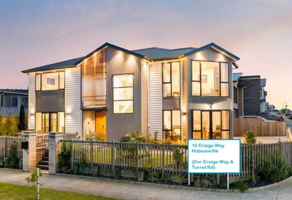 Auckland Central 6房  Prestigious Scott Point, metres from beach.