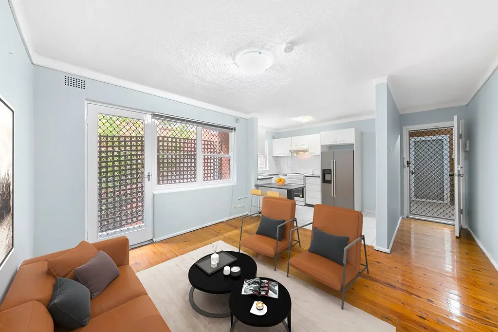 Charming Two Bedroom Apartment in Prime Location!