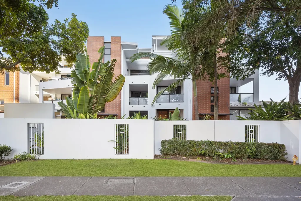 CHEVRON ISLAND LIVING | PARTLY FURNISHED 2-BEDROOM APARTMENT !!!