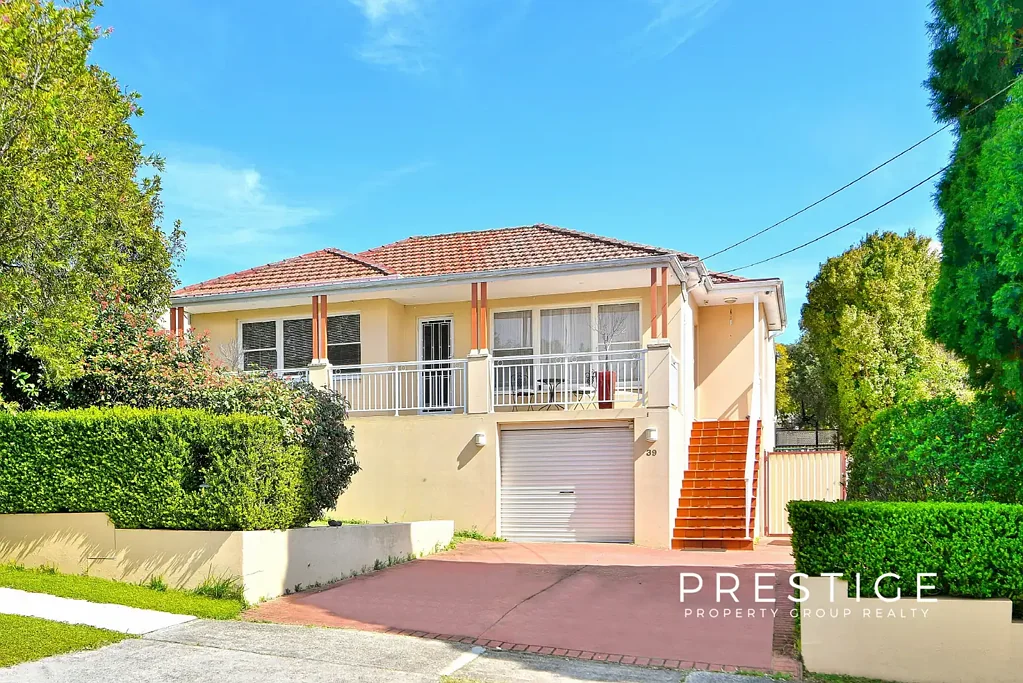 39 Thomas Street, Picnic Point, NSW 2213