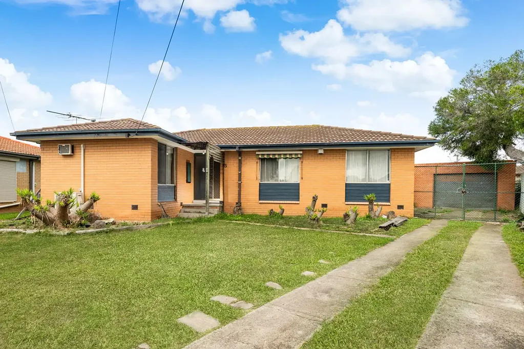 Whittington 3房  Spacious Family Living on a Generous 743m² Allotment