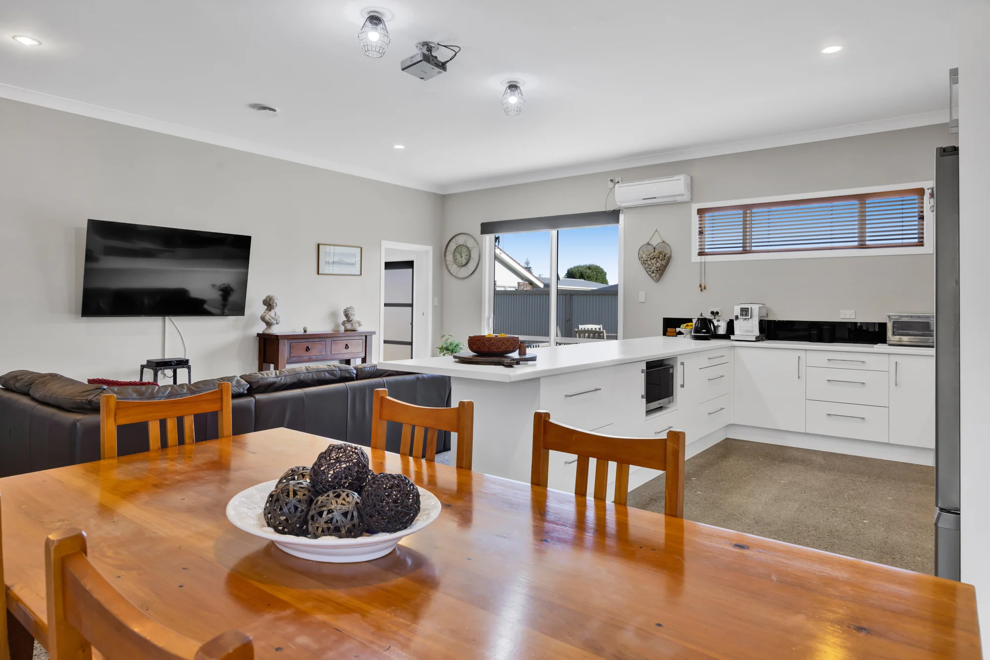 13 Regent Street, Hawera, South Taranaki District, 6 Bedrooms, 3 Bathrooms, House